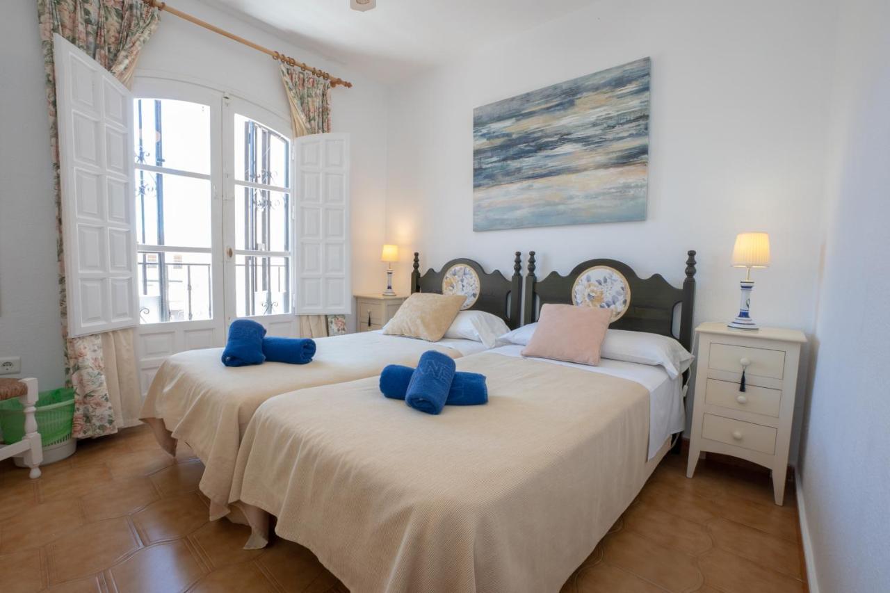 Pinos 2 Apartment เนร์คา ภายนอก รูปภาพ